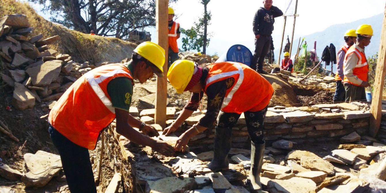 Oxfam in Asia - Publications - Nepal - Training Skilled Masons for Reconstruction Oxfam in Asia - Publications - Nepal - Training Skilled Masons for Reconstruction