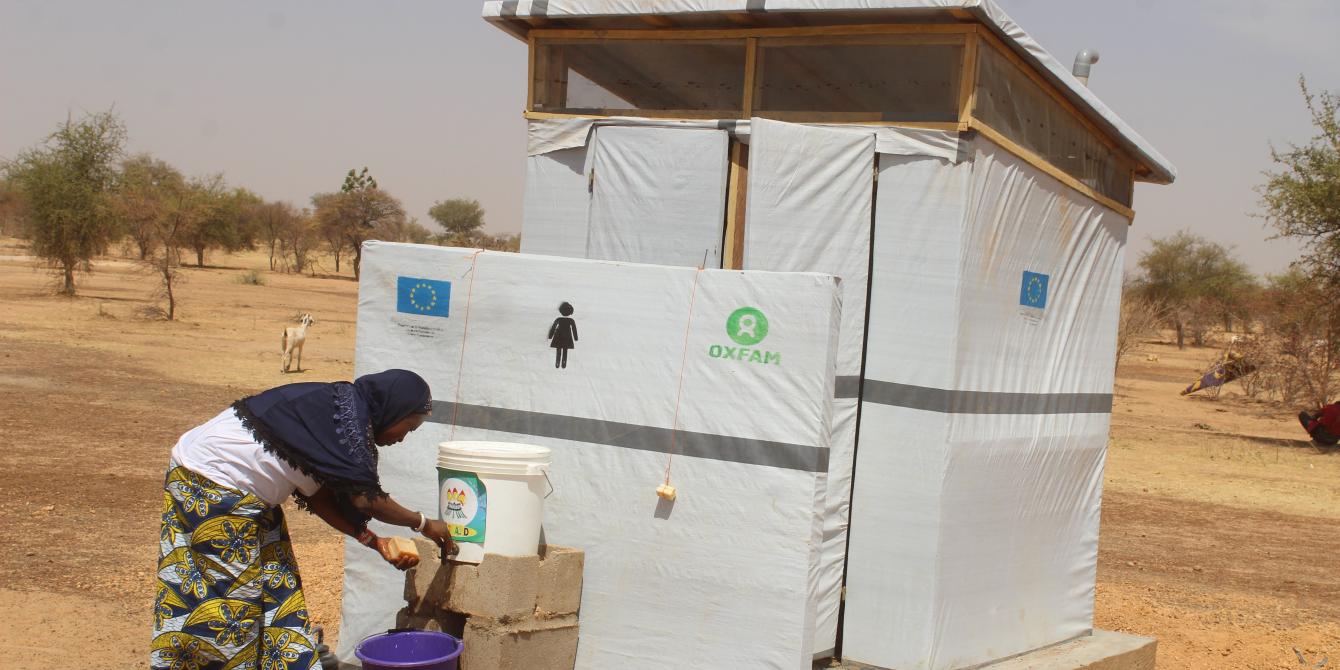 accès à l'assainissement des personnes déplacées internes lattrine d'urgence pour des personnes déplacées internes au Centre Nord du Burkina Faso