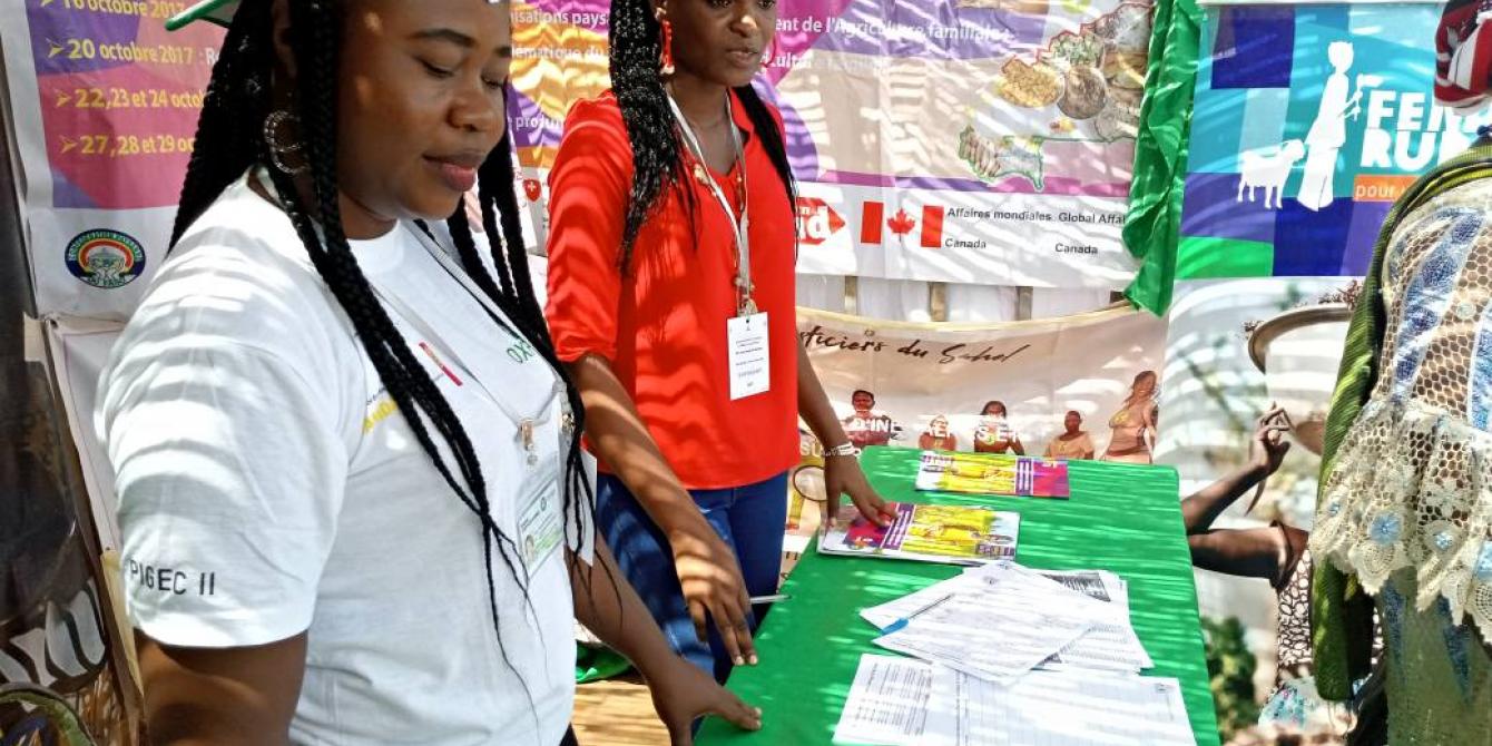 campagne de collecte de signatures de la pétition mon lait est local Lors des grandes manifestions, le public peut nous joindre et signer nos pétitions