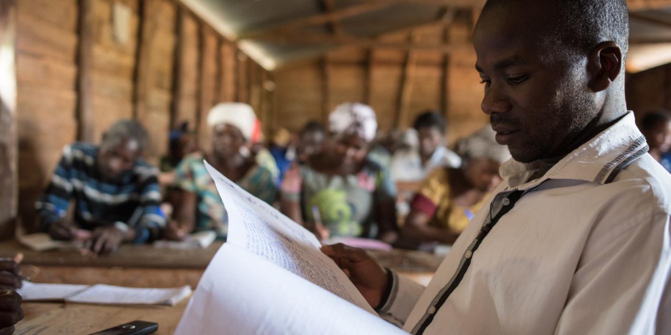  Floribert, a community member in Kabare territoy, South Kivu, attends an Oxfam training on Protection. Ramon Sanchez Orense/Oxfam