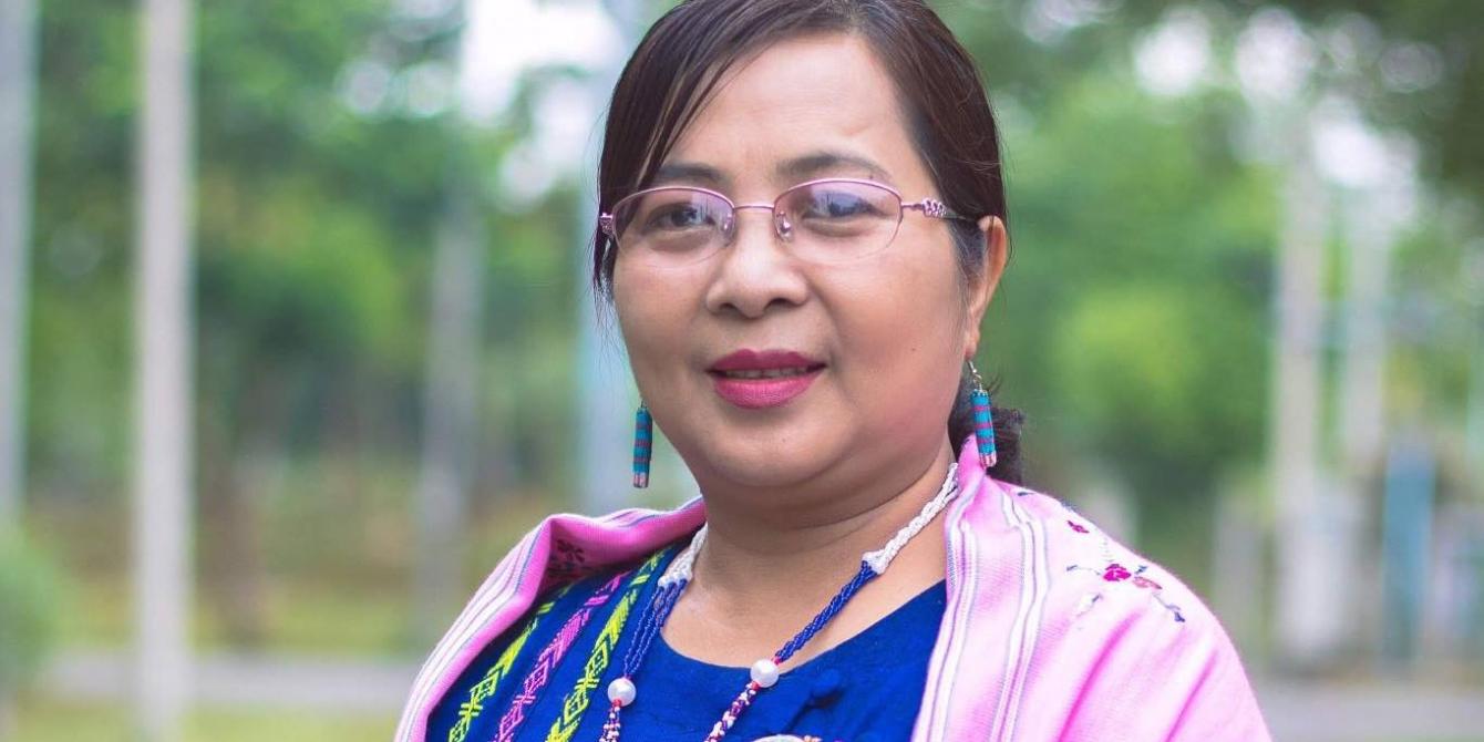 ဒေါ်ရွှေရွှေစိန်လတ် ဒေါ်ရွှေရွှေစိန်လတ်